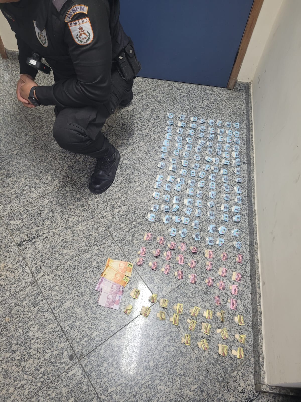 11º BPM prendem mulher com drogas para tráfico em Nova Friburgo 